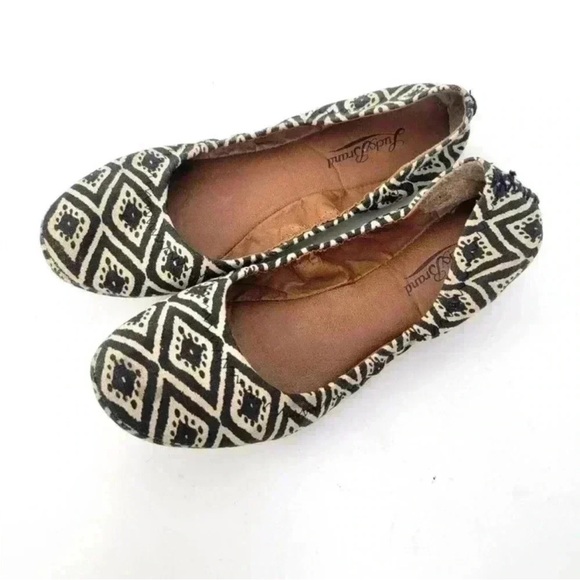 Lucky Brand Shoes - Lucky Brand Erin Black & White Geometric Ballet Flats - 9